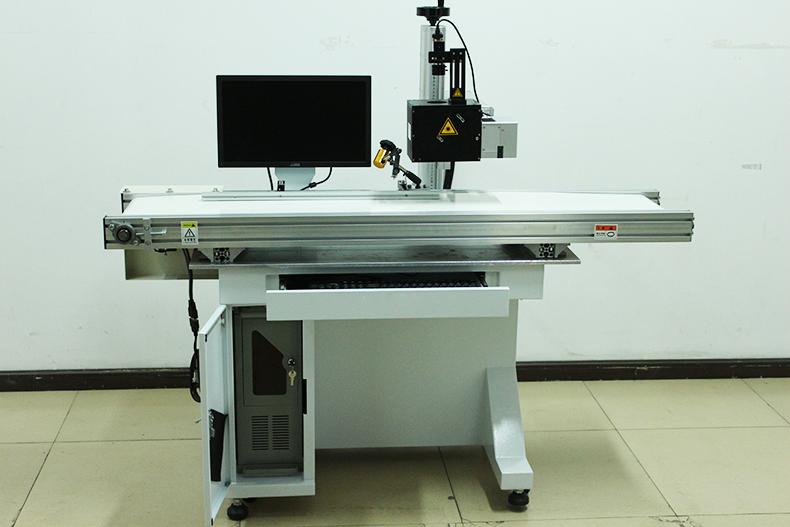 Flying fiber laser marking machine